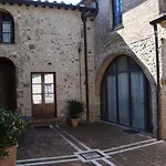Lejlighedshotel Le Rocche Di Valiano